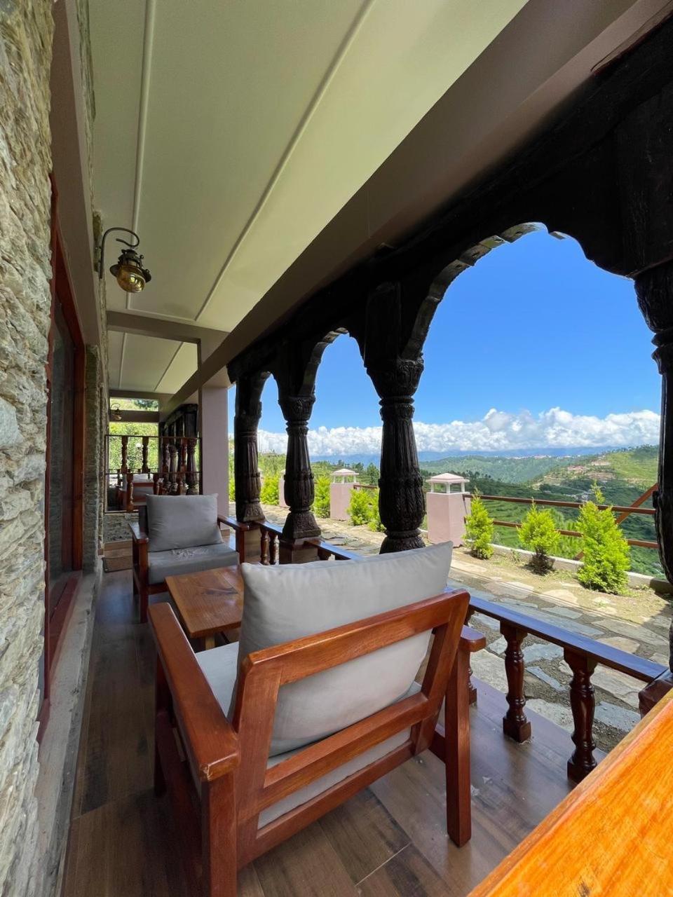 Bsr Farms Resort Pauri Luaran gambar